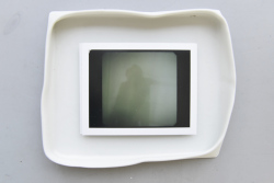 ENDS MEET -&amp;nbsp;Fluid composition |&amp;nbsp;Porcelain &amp;amp; Polaroids - 22 x unique objets